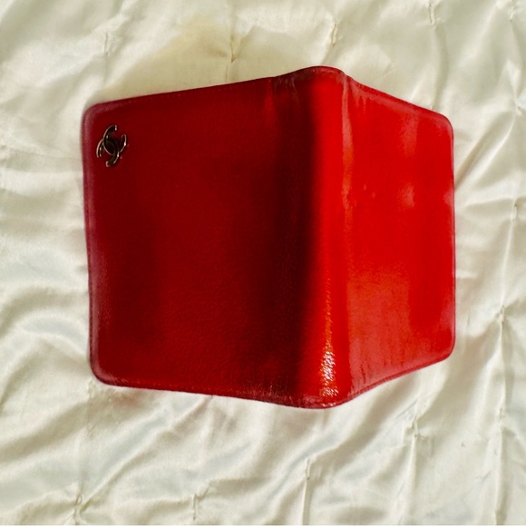 CHANEL Red Wallet - Picture 5 of 11